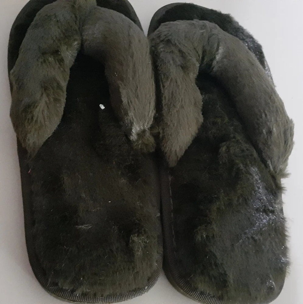 SOLD OUT Slippers
